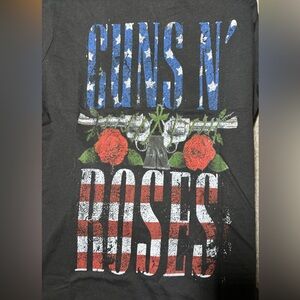 Guns ‘N Roses black tshirt